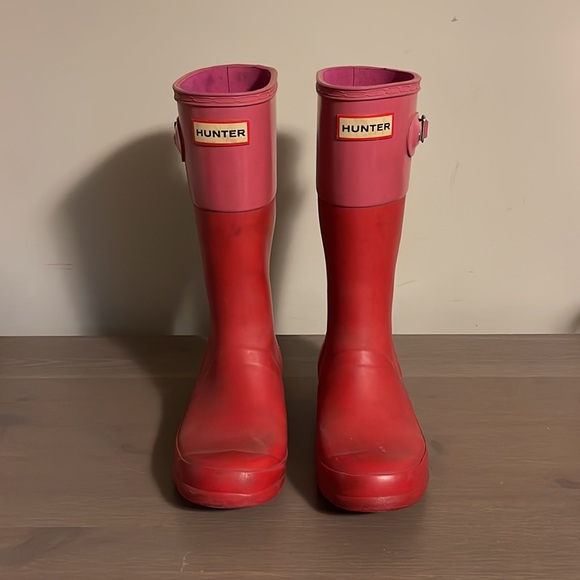 Hunter Red and Pink Rubber Boots - Girl’s Size 4 - Picture 3 of 9